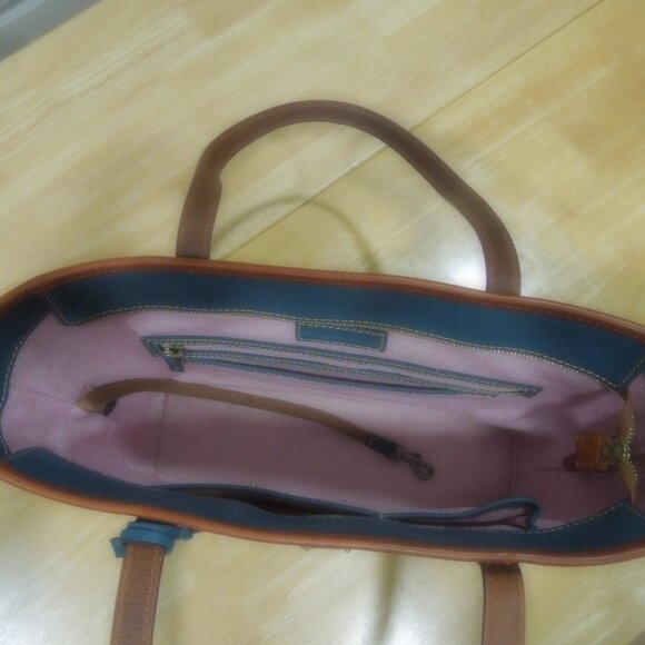 Dooney & Bourke Pebble Grain Charleston - Picture 5 of 8